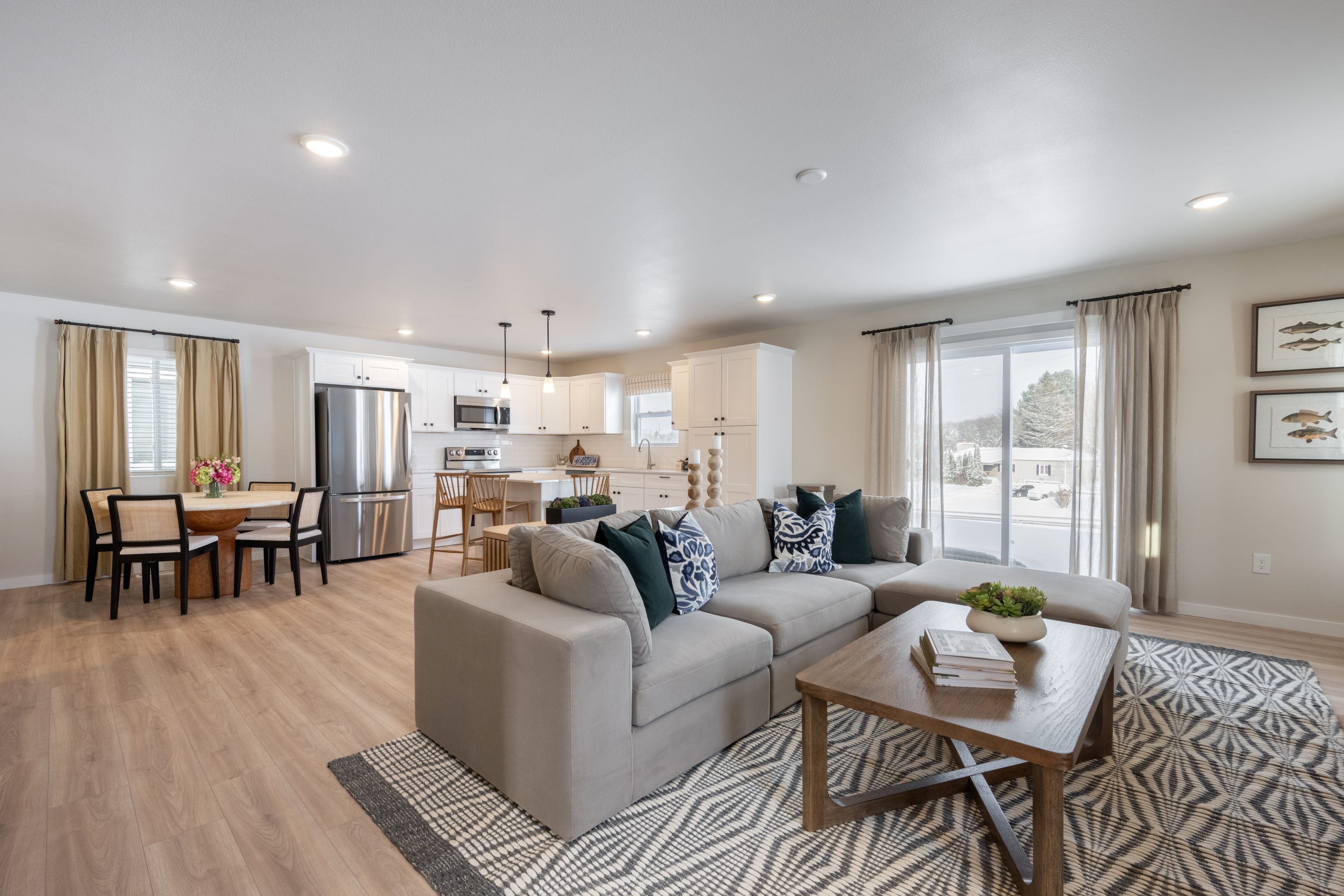 Liv East Bay interior photo